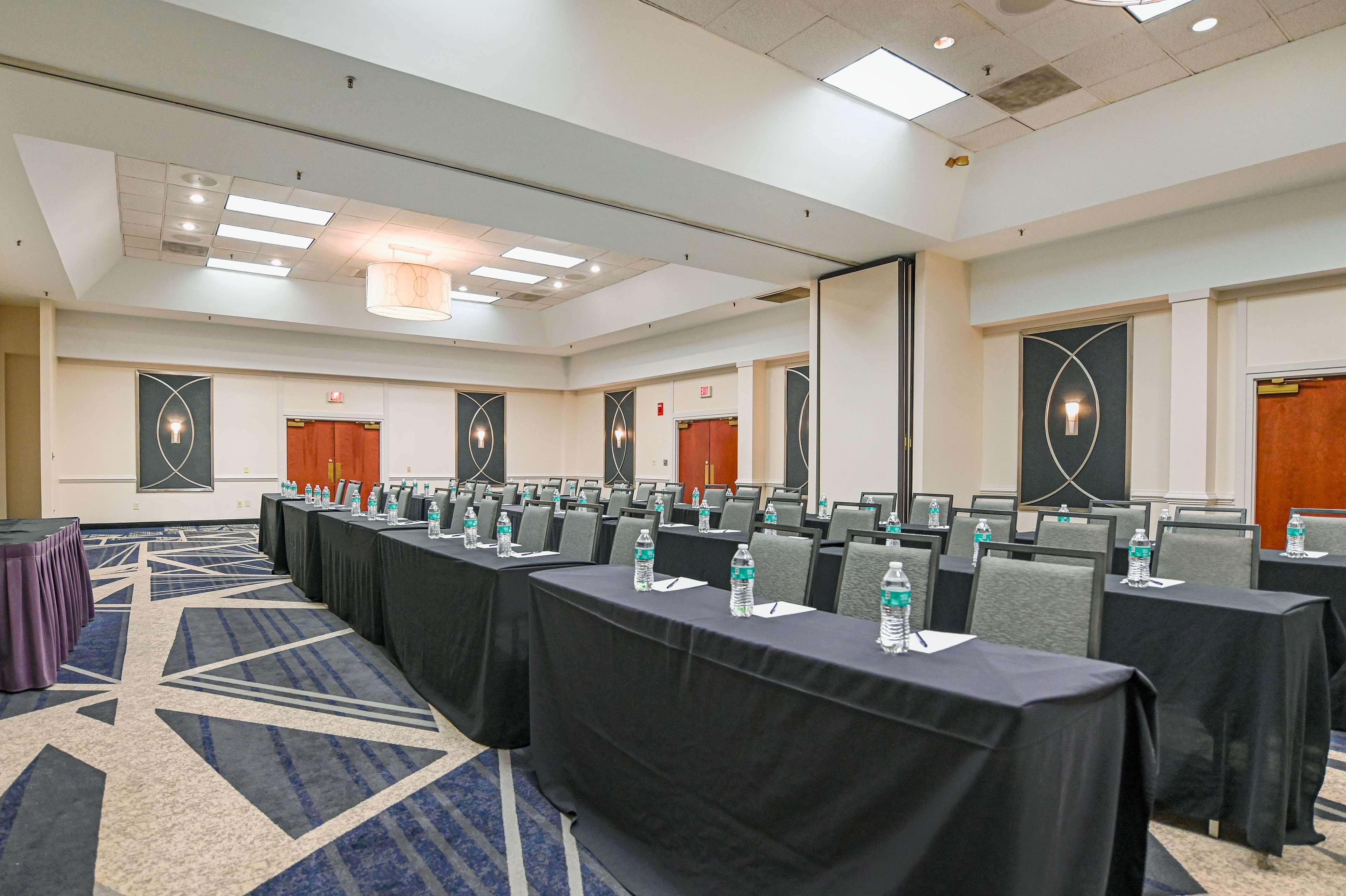 Doubletree By Hilton Richmond - Hotel